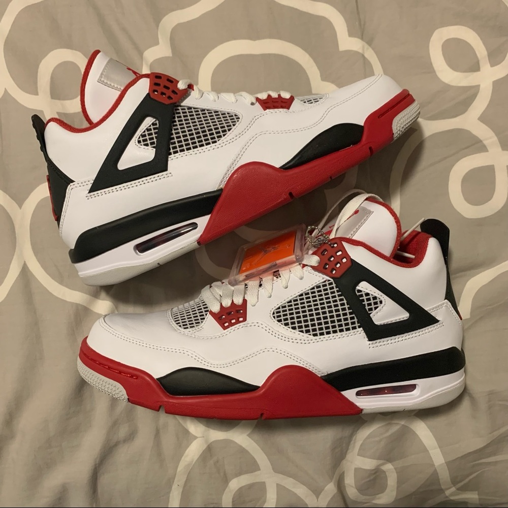 Air Jordan 4 Retro - BRAND NEW - Fire Red (2012)